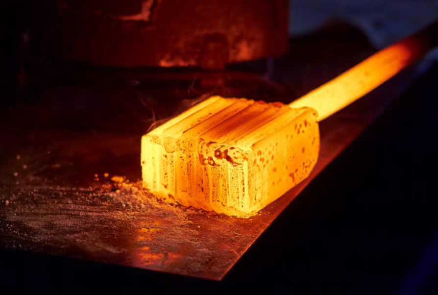 Image of https://prochefly.com/blogs/chefs-notes/how-is-damascus-steel-forged-and-why-is-it-so-valuable